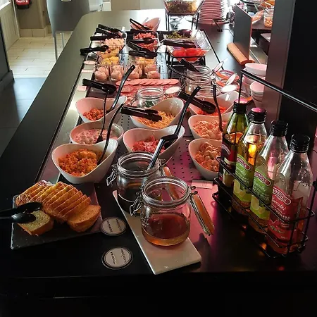 Campanile Montlucon ~ Saint-victor Hotell