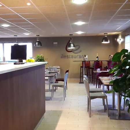 Campanile Montlucon ~ Saint-victor 3*