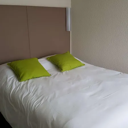 מלון Campanile Montlucon ~ Saint-victor 3*