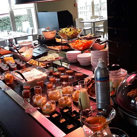 Campanile Montlucon ~ Saint-victor מלון Saint-Victor-des-Oules