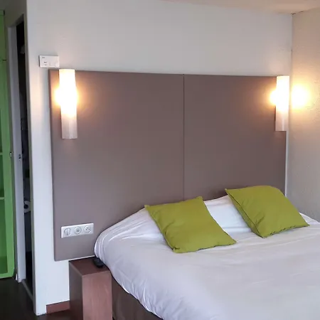 מלון Campanile Montlucon ~ Saint-victor 3*