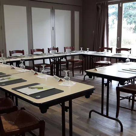 Campanile Montlucon ~ Saint-victor מלון