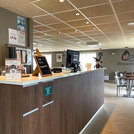 מלון Campanile Montlucon ~ Saint-victor 3*