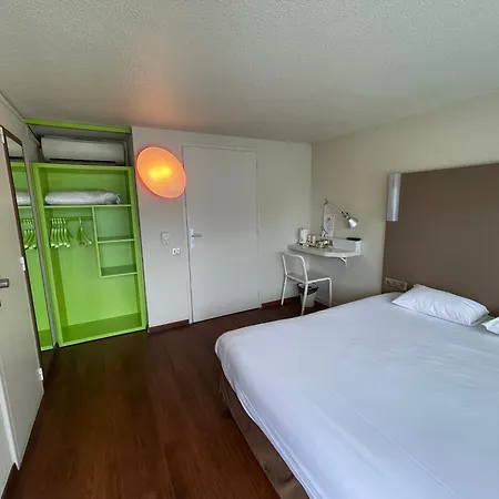 Campanile Montlucon ~ Saint-victor 3*