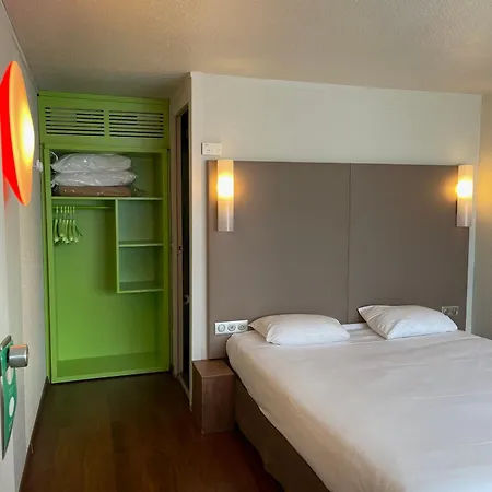 كامبانيل مونتلوكون سانت فيكتور 3* Saint-Victor-des-Oules