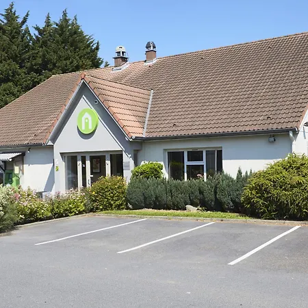 מלון Campanile Montlucon ~ Saint-victor 3*