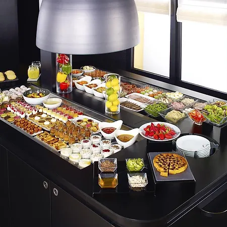 Campanile Montlucon ~ Saint-victor מלון